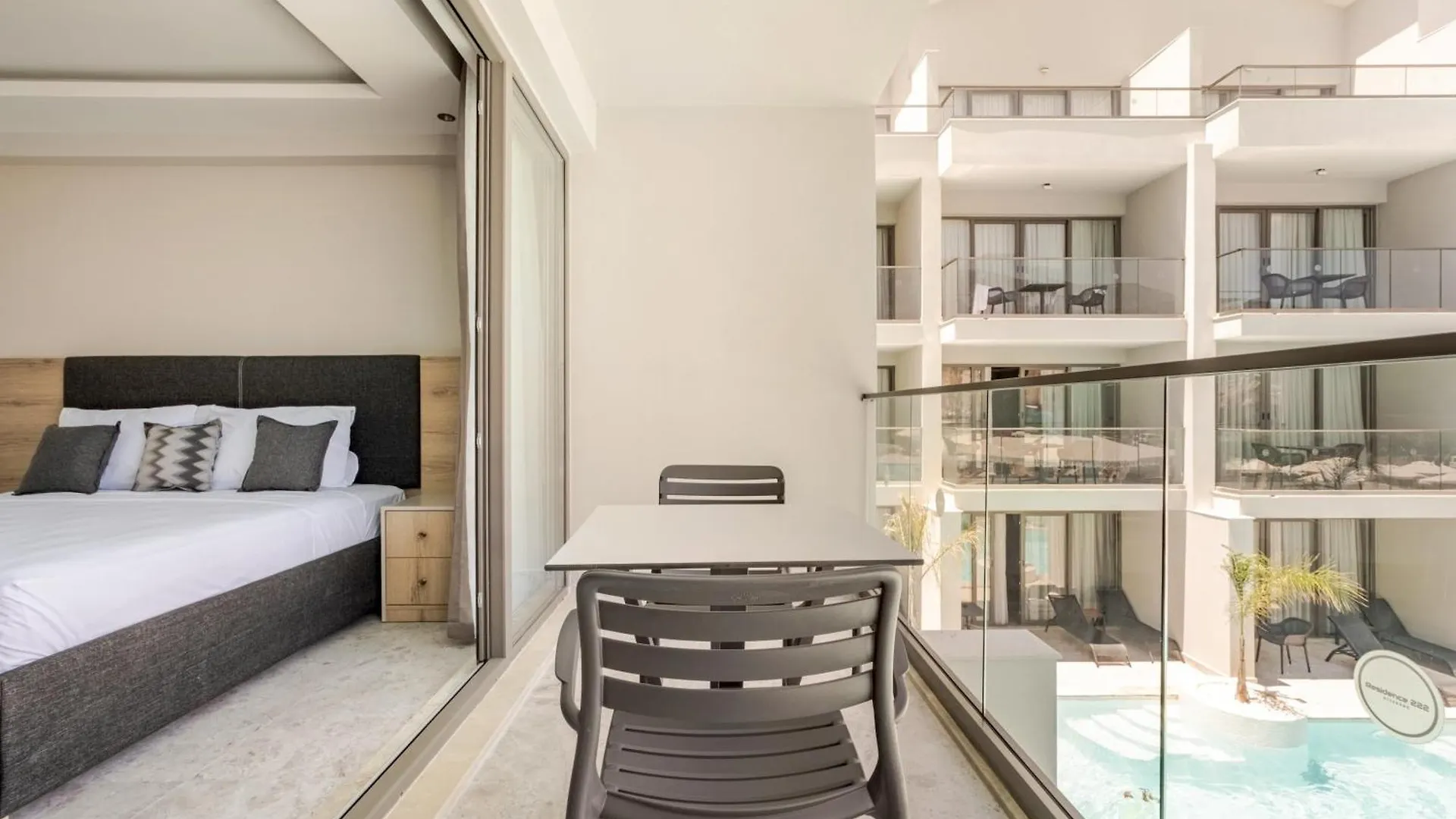 Chic Suite With Balcony Direct Pool Access Fethiye Apartamento