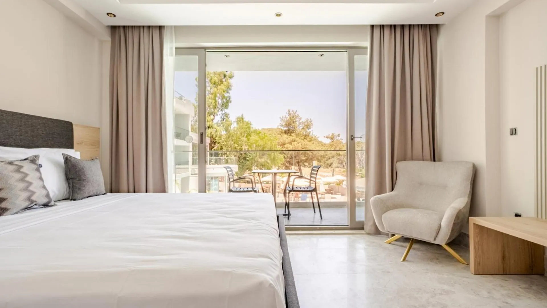 Chic Suite With Balcony Direct Pool Access Fethiye Apartamento