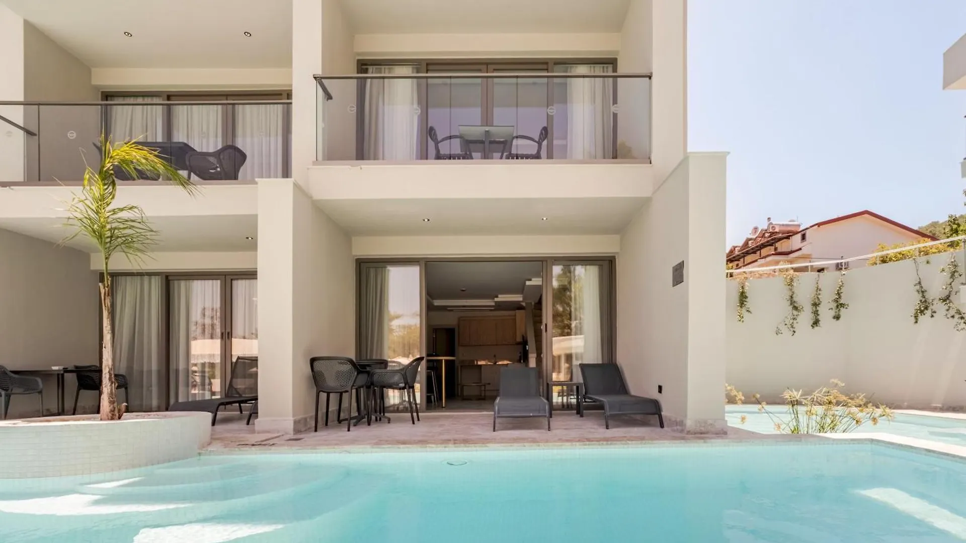 Chic Suite With Balcony Direct Pool Access Fethiye Apartamento